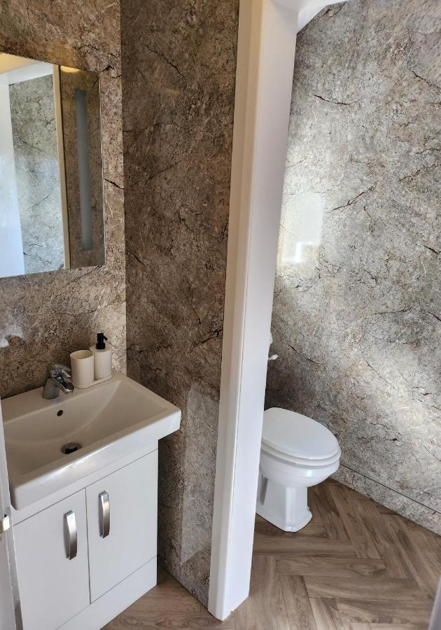 Morningside Hotel ويتبي المظهر الخارجي الصورة